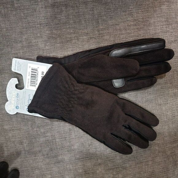 Isotoner Women's Black Stretch Fleece Winter Smart Touch Gloves - Picture 8 of 11